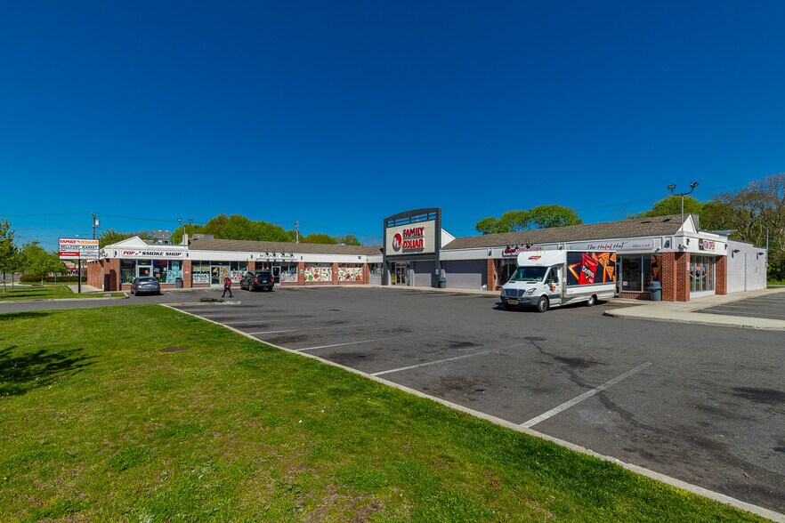 More Photos Of 1707-1735 Montauk Hwy, Bellport Village Unknown For Lease