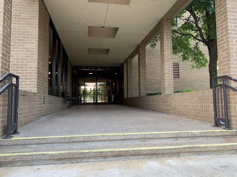 More Photos Of 3305 Steck Ave, Austin Loft Creative Space For Lease