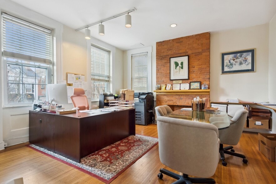 More Photos Of 27 Elm St, New Haven Office Residential For Lease