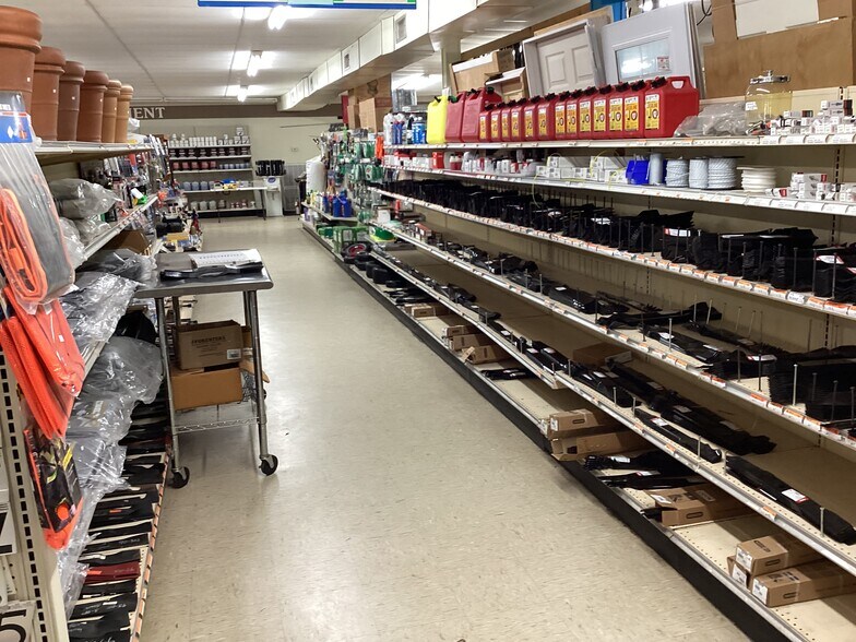 More Photos Of 7811 Main, Dozier Freestanding For Sale