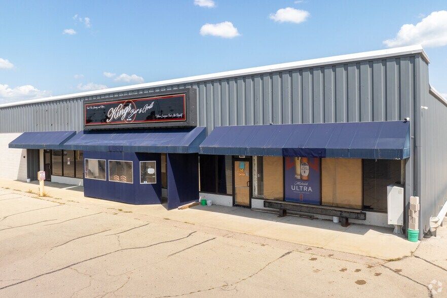 More Photos Of 1801 S West Ave, Freeport Storefront For Sale