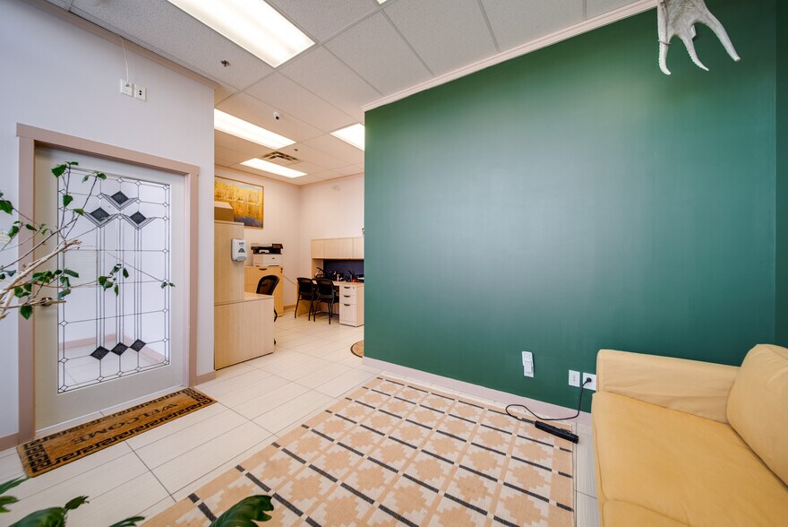 More Photos Of 16620 71 St NW, Edmonton Storefront For Sale