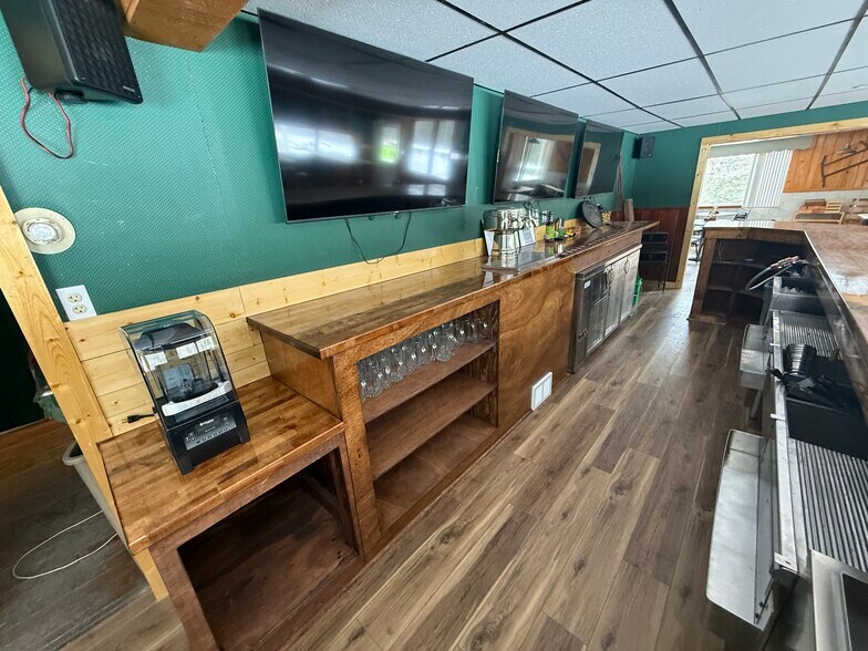 More Photos Of 1640 W US-2, Crystal Falls Restaurant For Sale