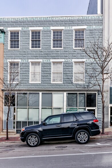 Primary Photo Of 168 E Highland Ave, Elgin Office For Lease