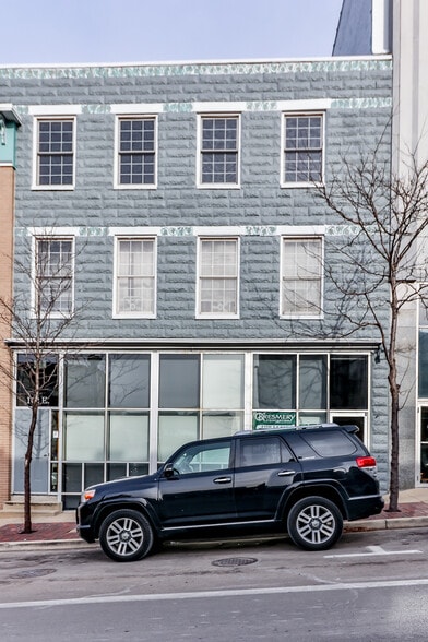 Primary Photo Of 168 E Highland Ave, Elgin Office For Lease