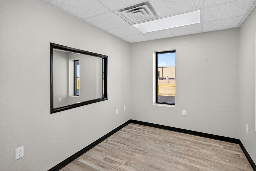 More Photos Of 16751 W Basin St, Odessa Warehouse For Lease