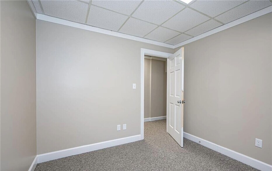 More Photos Of 1241 Mall Dr, North Chesterfield Medical For Lease