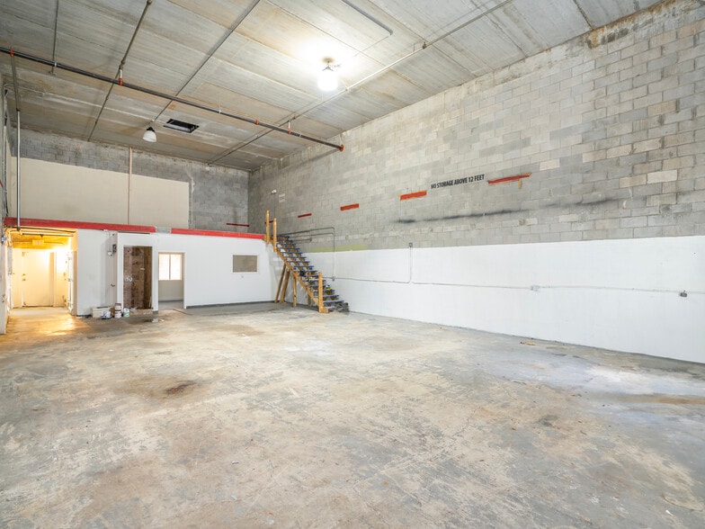 More Photos Of 20200 NW 2nd Ave, Miami Warehouse For Sale