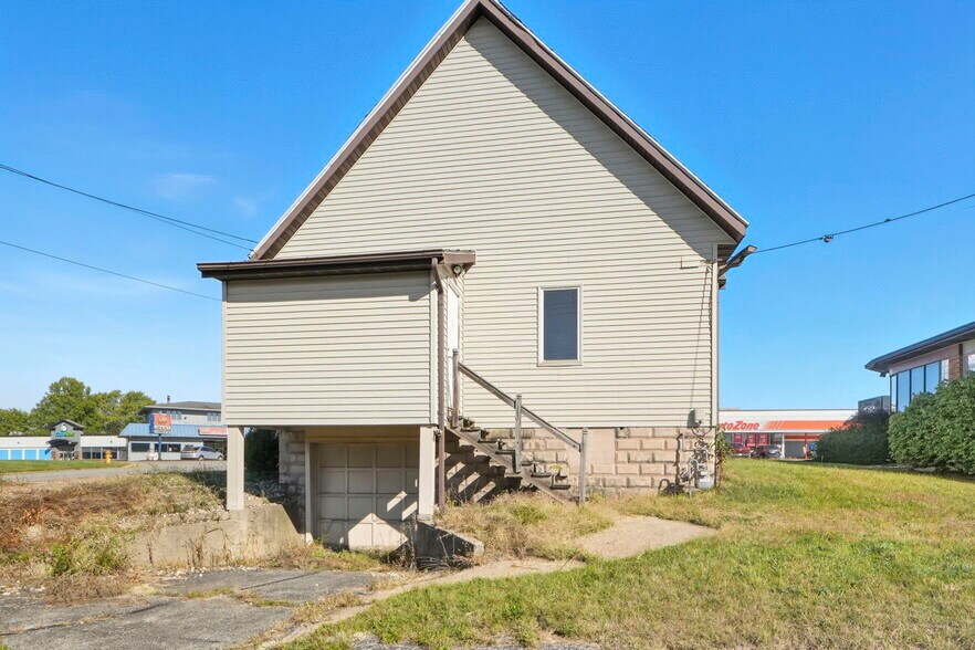 More Photos Of 1804 E Center St, Warsaw Loft Creative Space For Sale