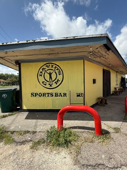 More Photos Of 3601 Morgan Ave, Corpus Christi General Retail For Sale