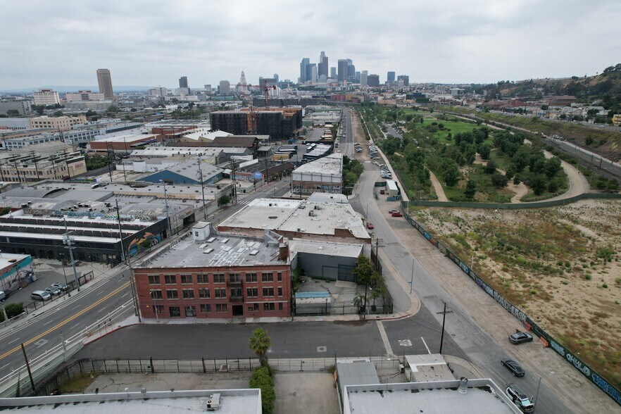 More Photos Of 1727 N Spring St, Los Angeles Industrial For Sale