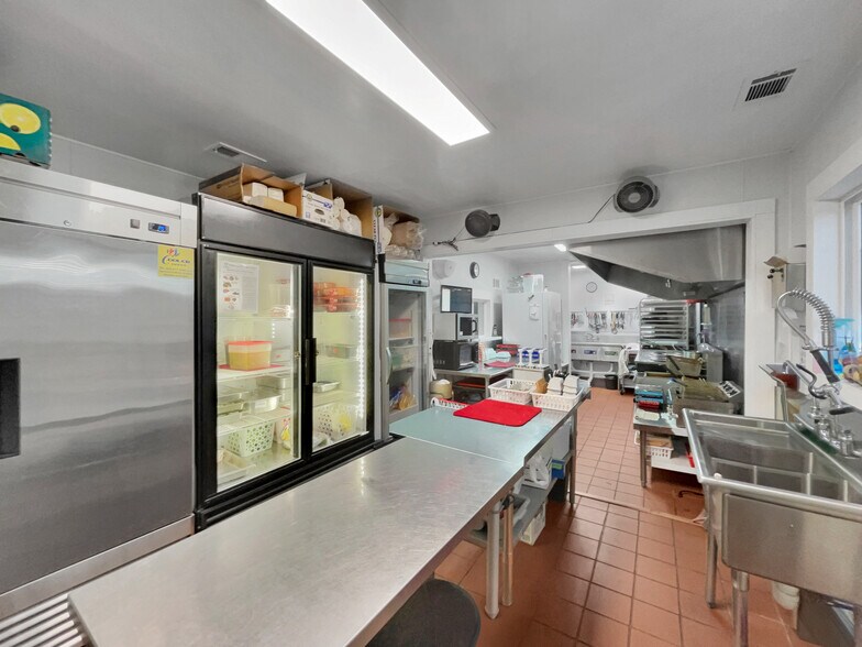 More Photos Of 9 Callaway Dr, Crawford Restaurant For Sale