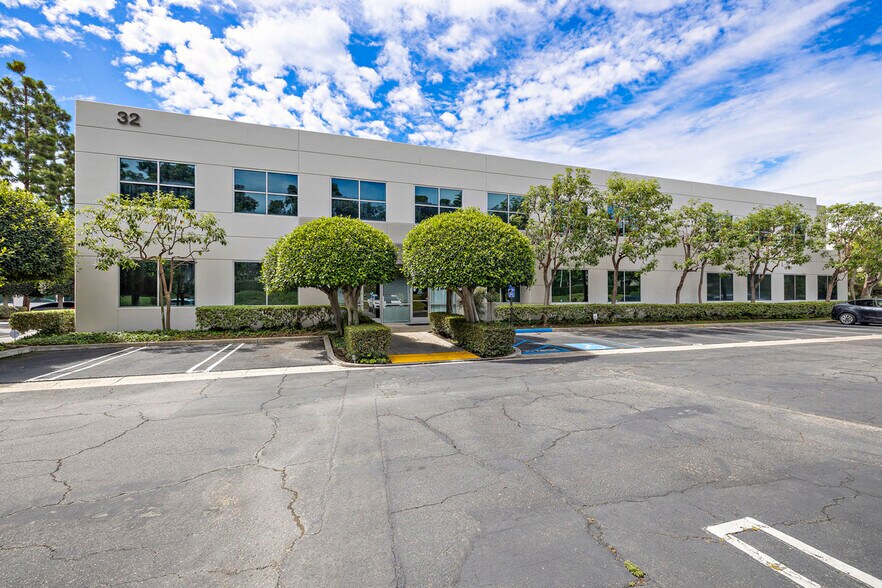 Primary Photo Of 32 Mauchly, Irvine Manufacturing For Sale