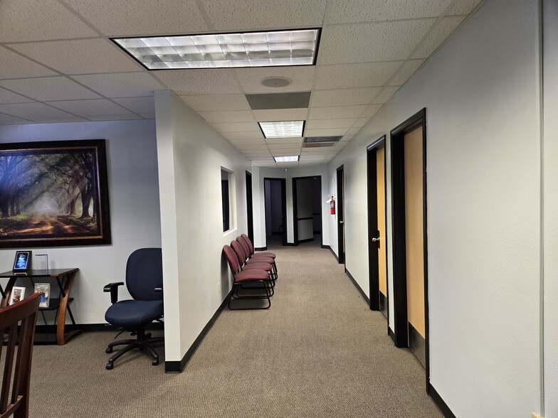 More Photos Of 700 S 10th St, McAllen Office For Sale