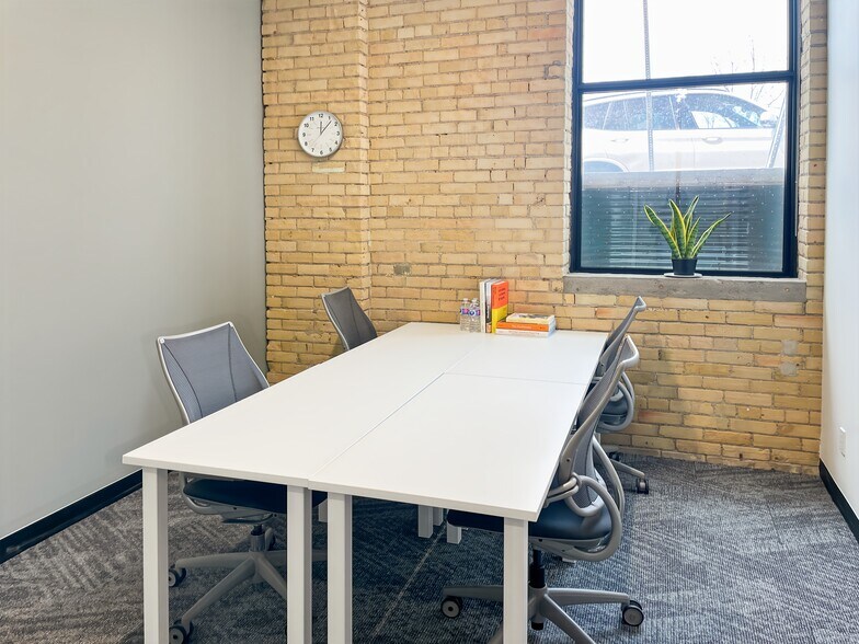 More Photos Of 30 Powerhouse St, Toronto Coworking Space
