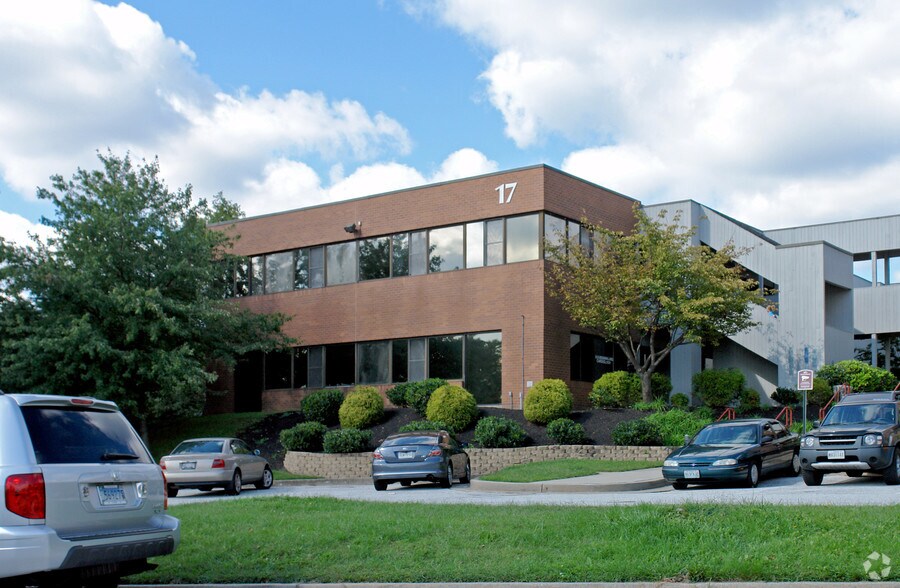 More Photos Of 17 Fontana Ln, Rosedale Office For Sale