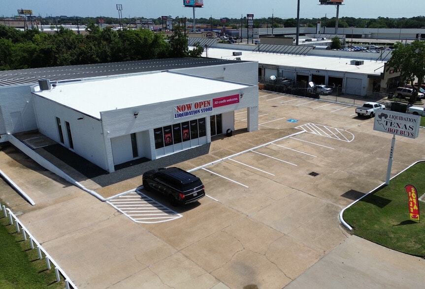 More Photos Of 16210 Clay Rd, Houston Auto Repair For Lease