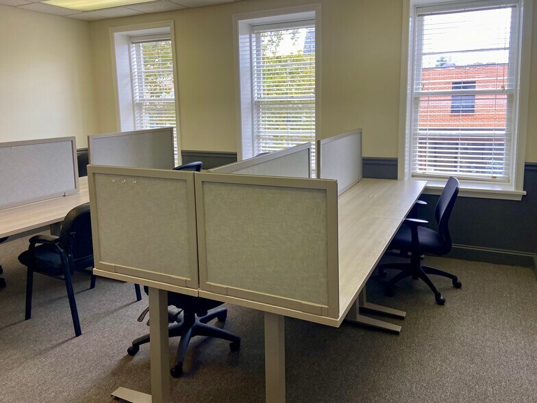 More Photos Of 48 W Boscawen St, Winchester Storefront Retail Office For Sale