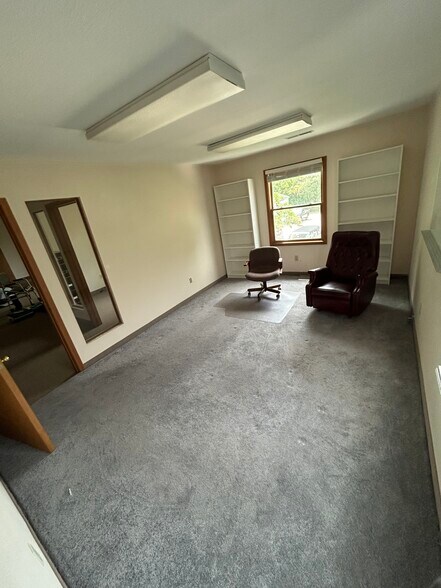 More Photos Of 200 Industrial Pky, Chagrin Falls Medical For Lease