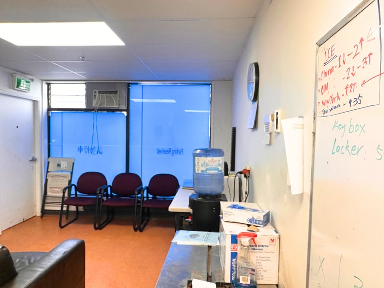 More Photos Of 12800 Bathgate Way, Richmond Warehouse For Lease