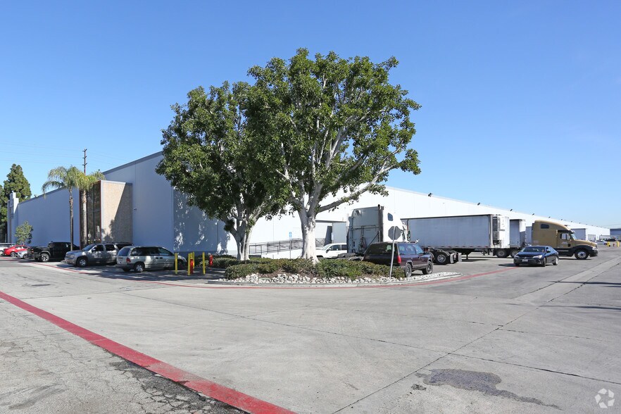 More Photos Of 5900 E Slauson Ave, Commerce Distribution For Lease