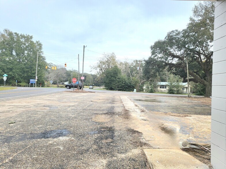 More Photos Of 12701 Saeger rd, Grand Bay Flex For Sale