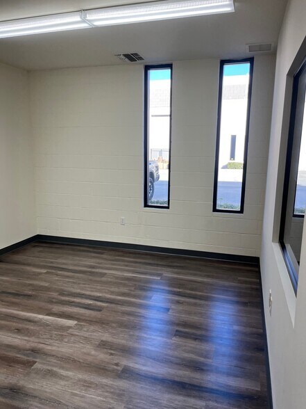 More Photos Of 10932-10938 Schmidt Rd, El Monte Warehouse For Lease