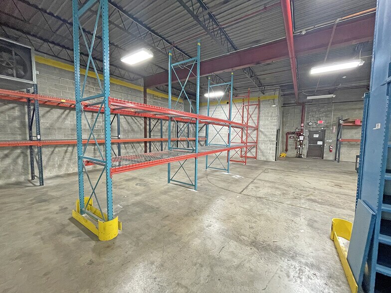 More Photos Of 24-26 Parkway Blvd, York Warehouse For Sale