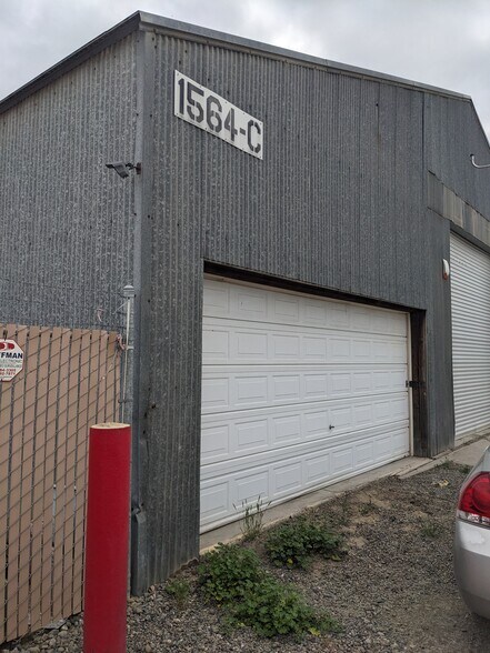 Primary Photo Of 1560 E Pacheco Blvd, Los Banos Office For Lease