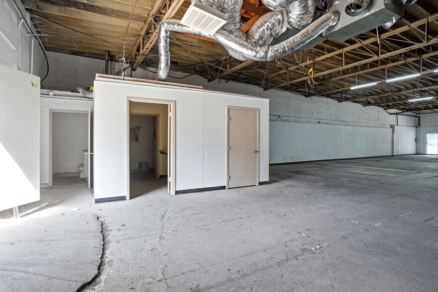 More Photos Of 2927 Morton St, Fort Worth Storefront For Lease