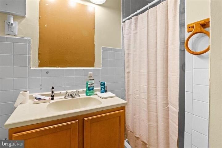 More Photos Of 301 S Ann St, Baltimore Storefront Retail Residential For Sale