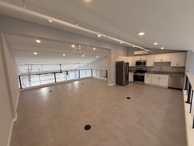 More Photos Of 5484 7th St NE, Fridley Industrial For Sale