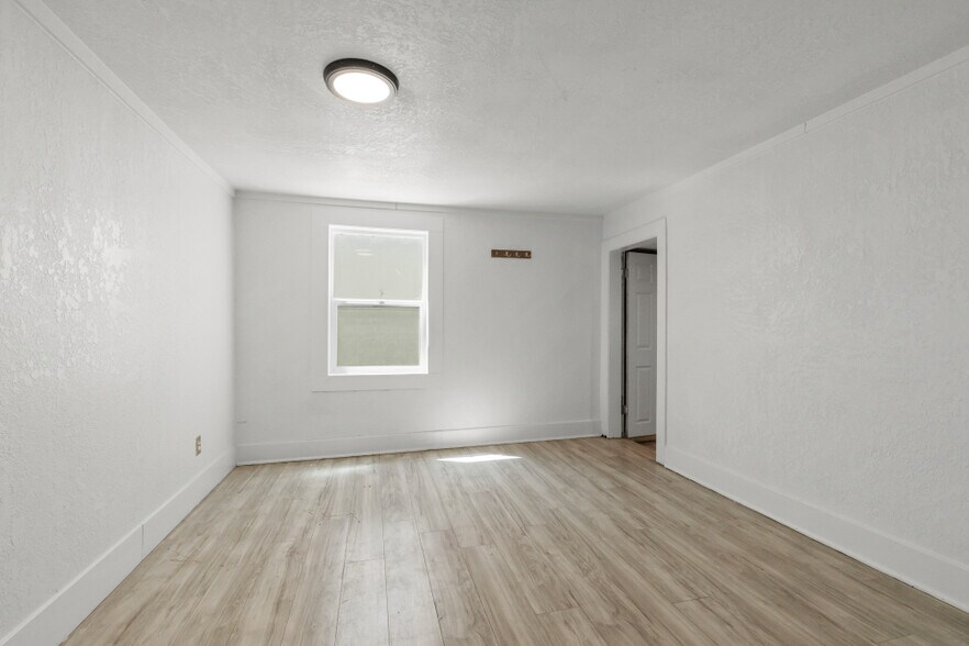 More Photos Of 617 Main St, Klamath Falls Storefront Retail Residential For Sale