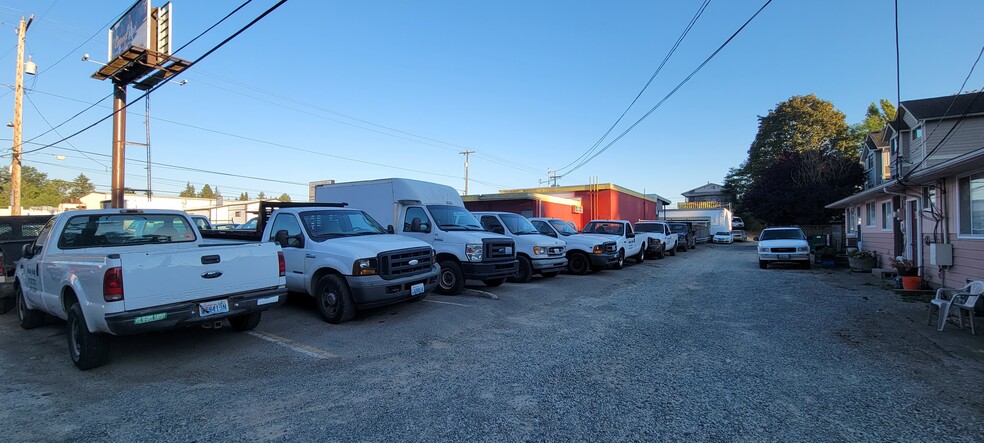 More Photos Of 10735 Aurora Ave N, Seattle Auto Repair For Sale