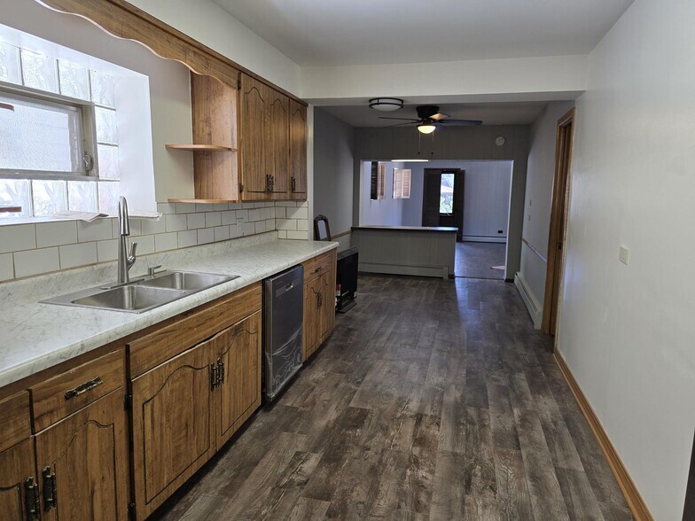 More Photos Of 6444 N Central Ave, Chicago Office For Sale