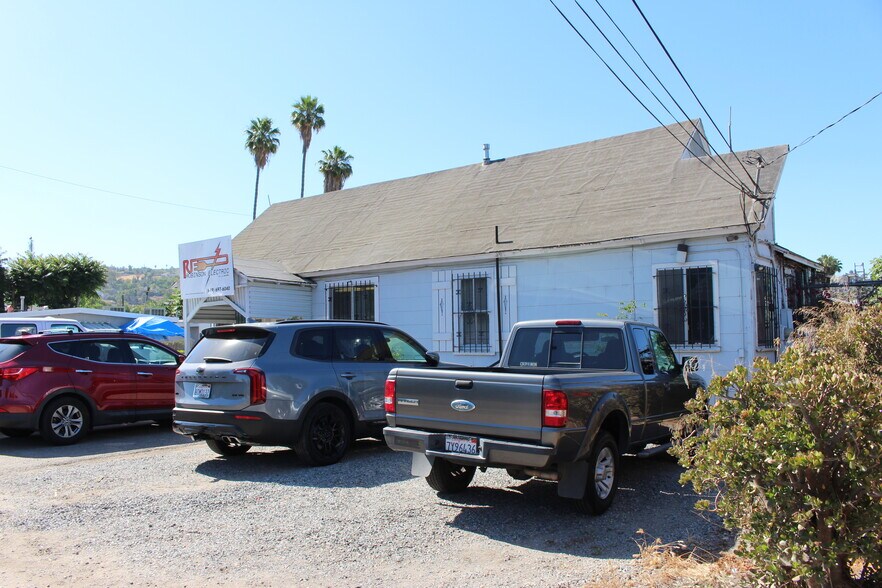 More Photos Of 8871 Troy St, Spring Valley Warehouse For Lease