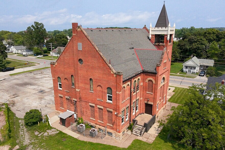 More Photos Of 1548 Reid Ave, Lorain Apartments For Sale