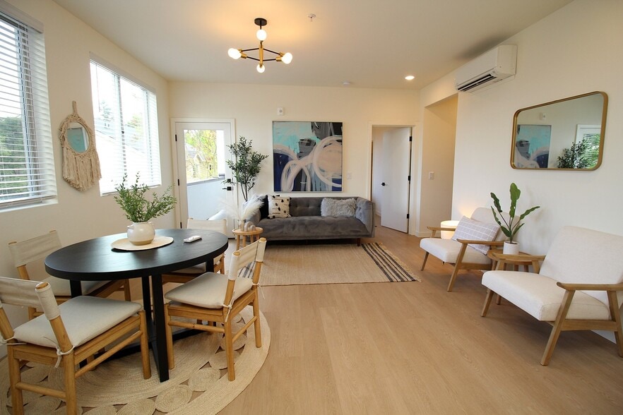 More Photos Of 7530 N Richmond Ave, Portland Apartments For Sale