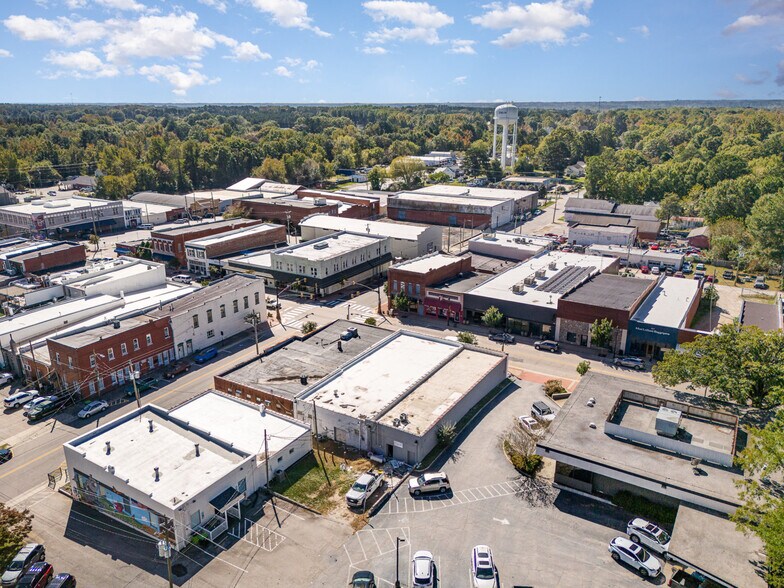 More Photos Of 202-204 N Arendell Ave, Zebulon Storefront For Lease