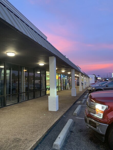 More Photos Of 3265-3277 Austin Peay Hwy, Memphis Unknown For Lease