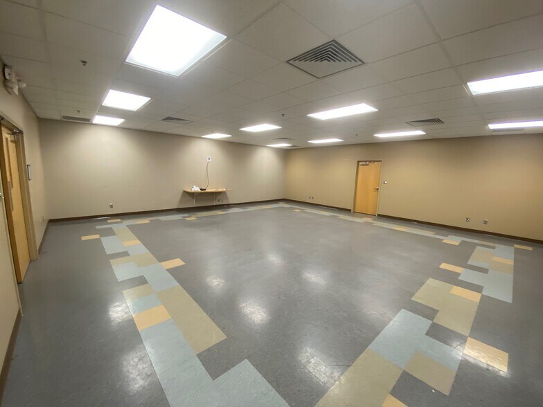 More Photos Of 7235 Vicksburg Pike, Fort Wayne Warehouse For Lease