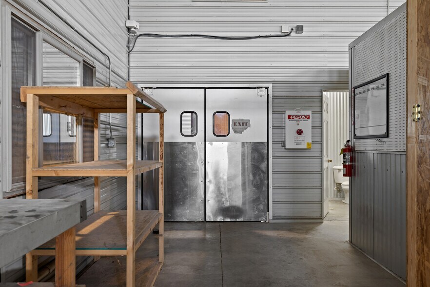 More Photos Of 6797 E Wildcat Rd, Evansville Warehouse For Sale