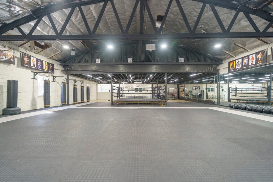 More Photos Of 1420-1424 W Olympic Blvd, Los Angeles Storefront Retail Office For Lease