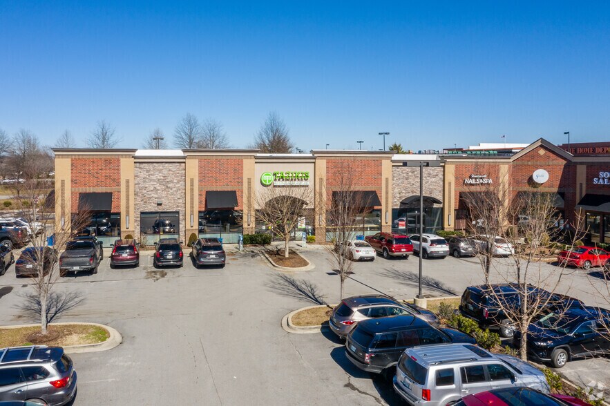 More Photos Of 200-208 Indian Lake Blvd, Hendersonville General Retail For Lease