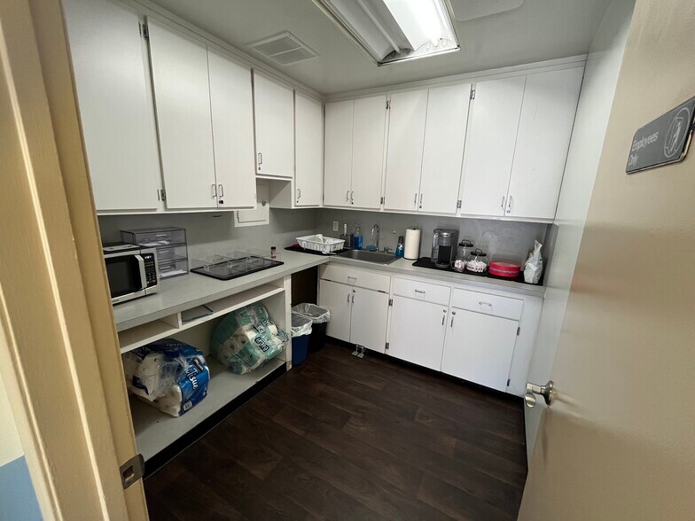 More Photos Of 990-998 Broadway St, Vallejo Office For Lease
