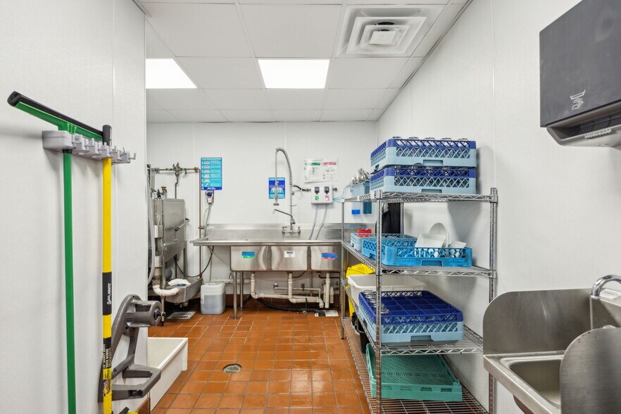 More Photos Of 132 Louisiana St, Celina Restaurant For Sale