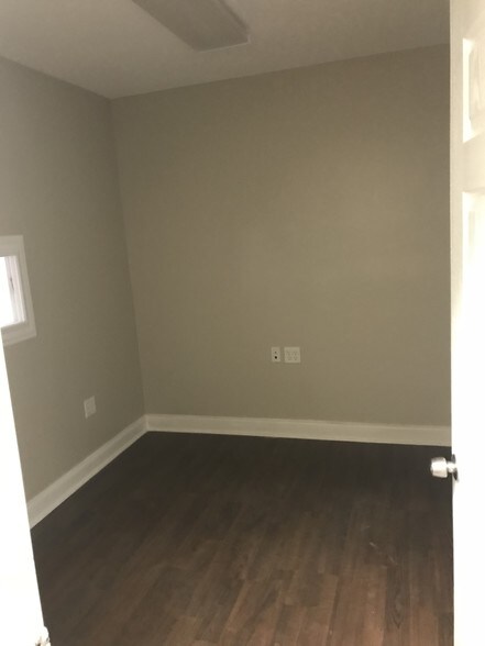 More Photos Of 192-08 Jamaica Ave, Hollis Office For Lease