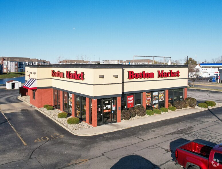 Primary Photo Of 7554 N Shadeland Ave, Indianapolis Fast Food For Sale