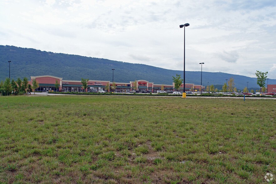 More Photos Of 3450 Cummings Hwy, Chattanooga Unknown For Lease