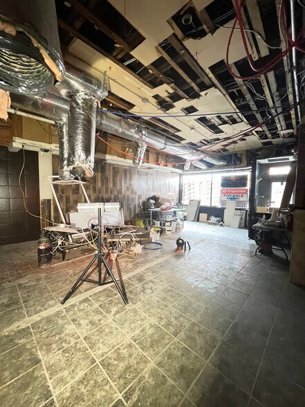 More Photos Of 4 State St, New London Apartments For Lease